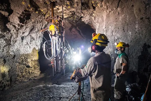 Mineração subterrânea.